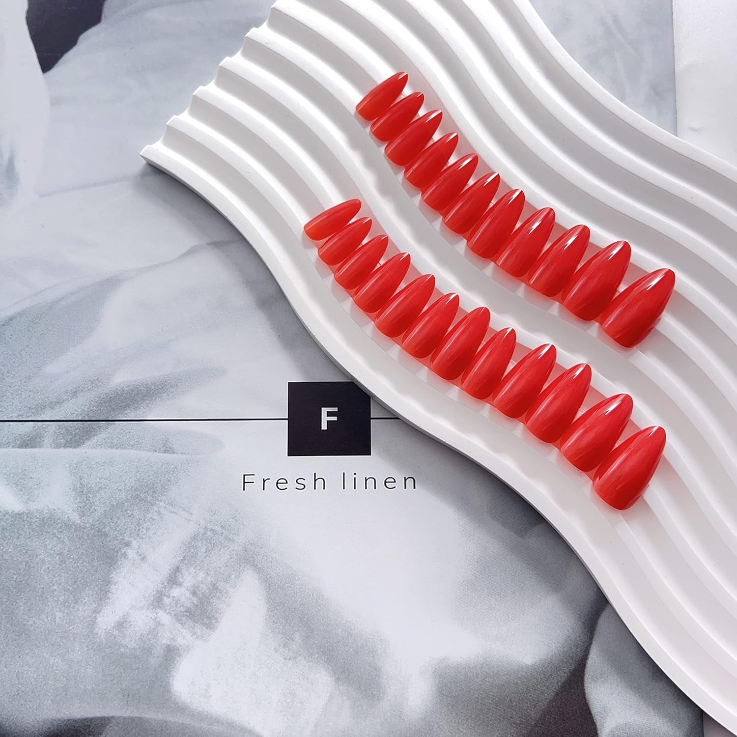 Orange Red Press on Nails Almond Shaped Medium Almond Nails Press on Neutral Acrylic Nails Reusable Fake Nails for Women Girls, Glue on Nails Medium Length Stiletto False Nails Gel Artificial Nails